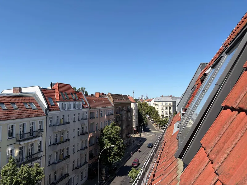 Oh yes oh yes ! 4 Zimmer am Boxhagener Str ! Unbefristet und mit 2 Balkonen ! — photo 1